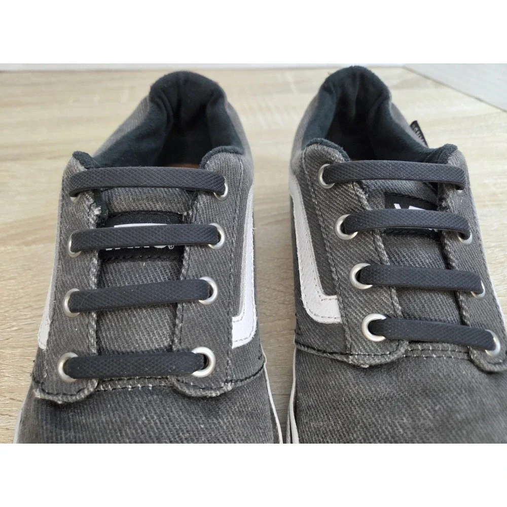 VANS GREY DENIM  LOW TOP SKATEBOARD SHOES‎ with elastic faux laces. Mens Size 9